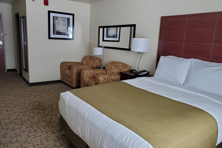 2 Queen Guest Room (5 of 16)