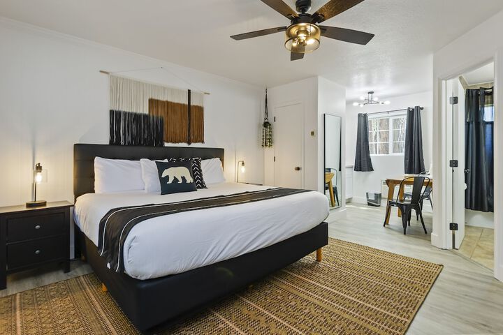 Classic King Bed (40 of 68)