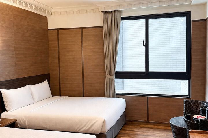 Room 33 of 126