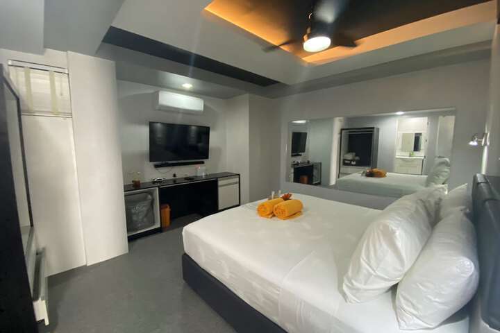 Room 26 of 403