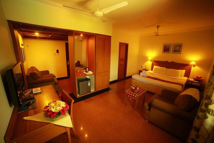 Room 10 of 33