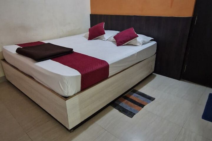 Room 9 of 28