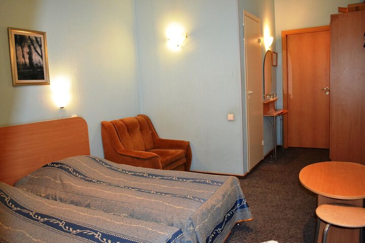 Room 6 of 34