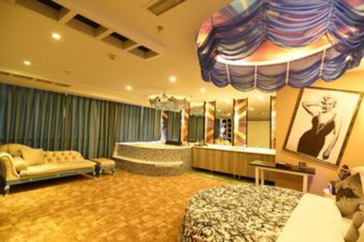Room 20 of 21