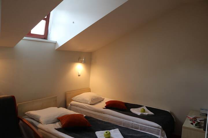Room 16 of 43