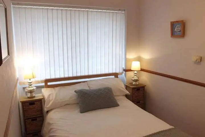 Room 6 of 19