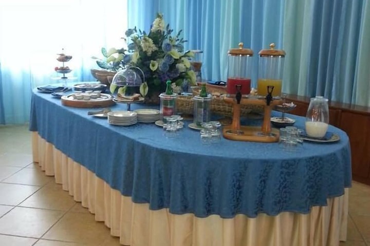 Breakfast/Coffee Service 29 of 48