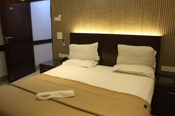 Room 5 of 20