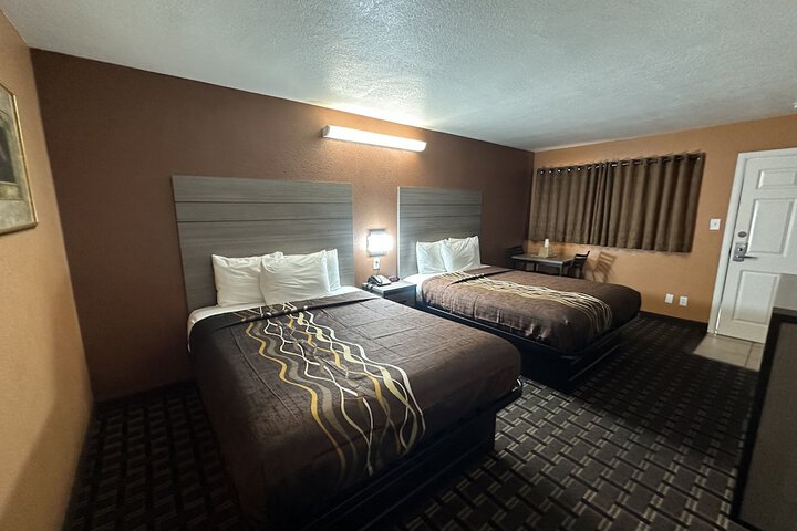 Basic Queen Bed (18 of 35)