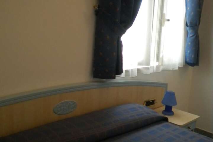 Room 9 of 52