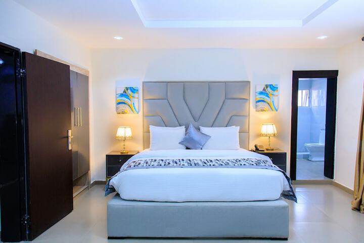 Room 12 of 26