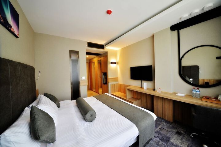 Room 8 of 63