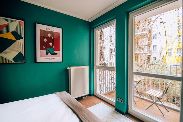 Room 10 of 25