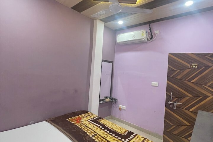 Room 15 of 44