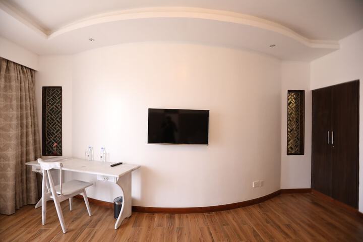 Room 13 of 53