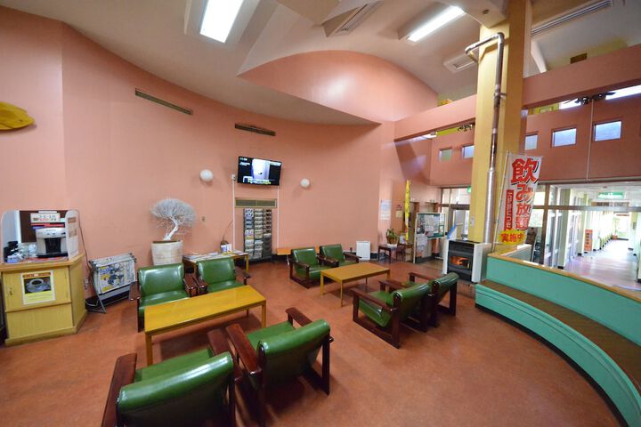 Entrance & Lobby