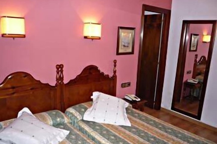 Room 10 of 72