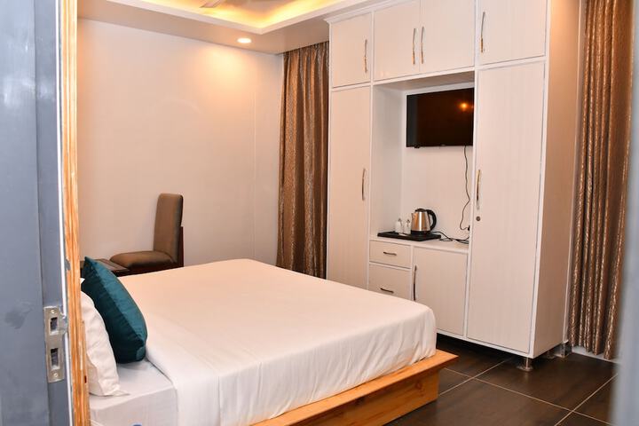 Room 10 of 92