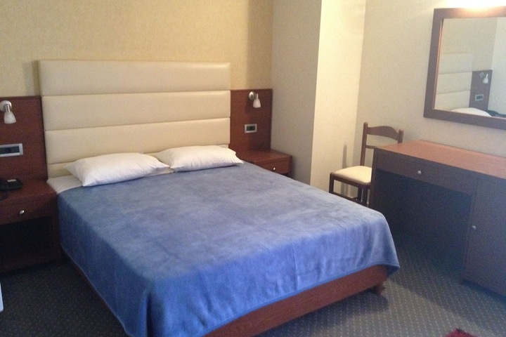 Room 17 of 36