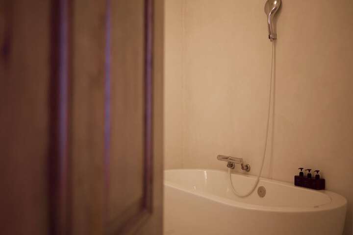 Room 10 of 33