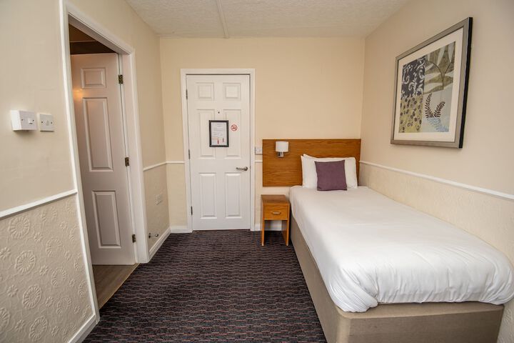 Room 9 of 36