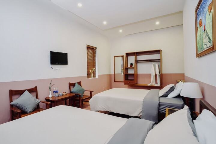 Room 4 of 20