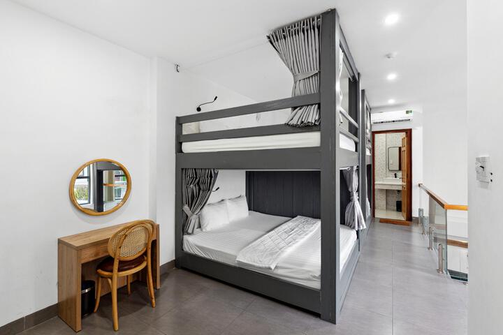 Room 8 of 31