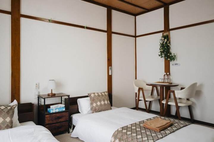 Room 21 of 40