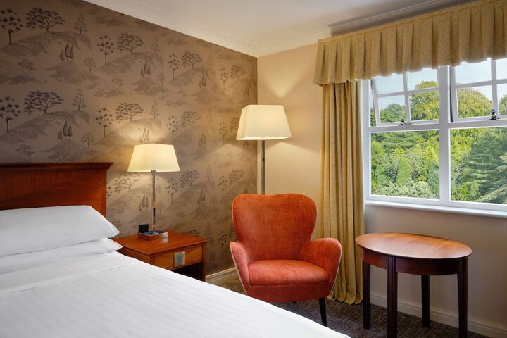 Room 25 of 121