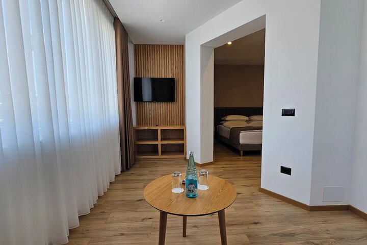 Room 27 of 56