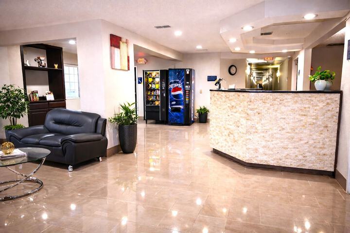 Entrance & Lobby