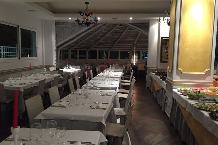 Dining 55 of 69