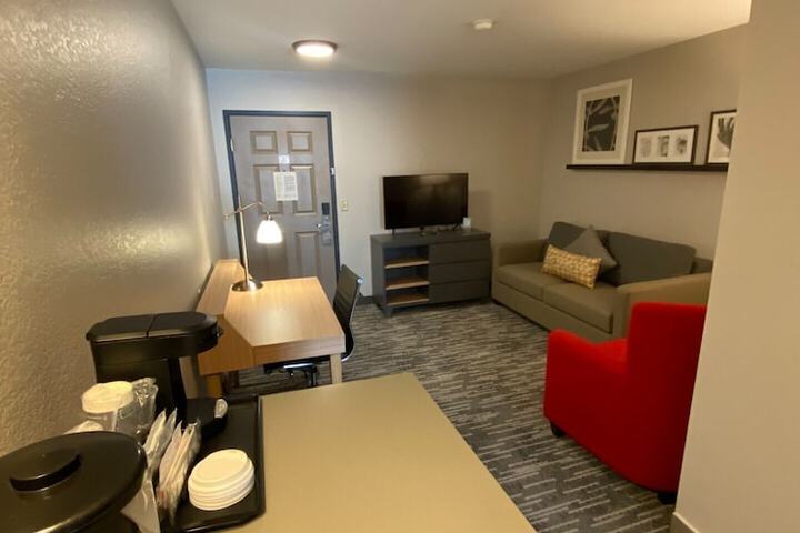 1 King Bed Accessible (6 of 10)