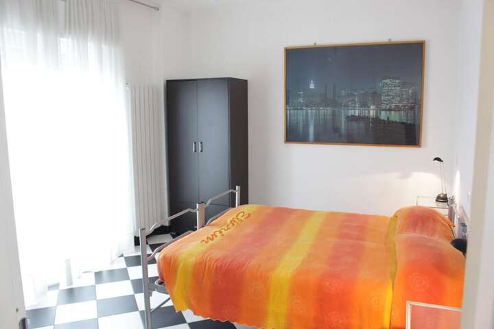 Room 13 of 39