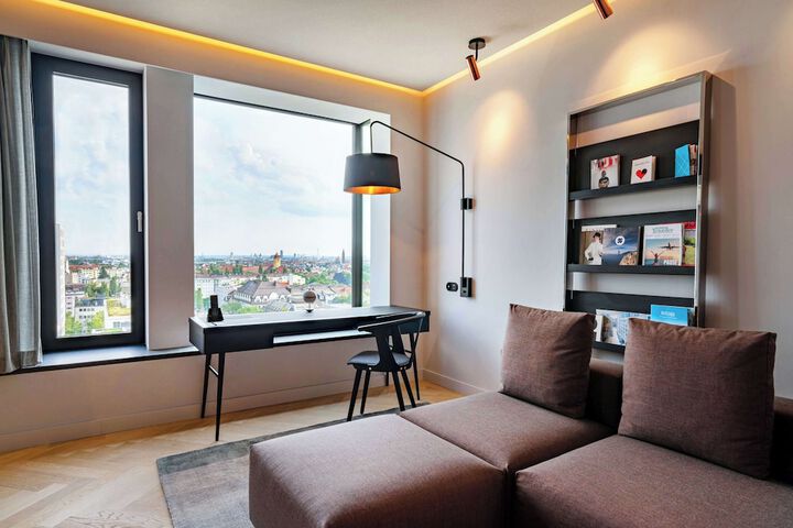 Room 43 of 112