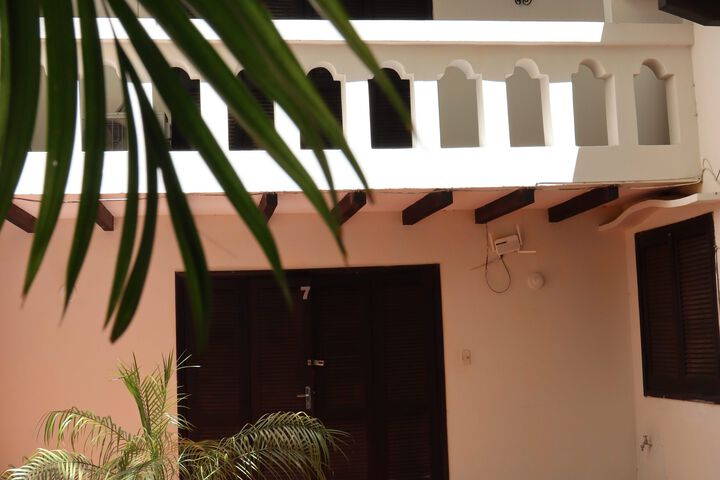 Hotel Exterior 6 of 7