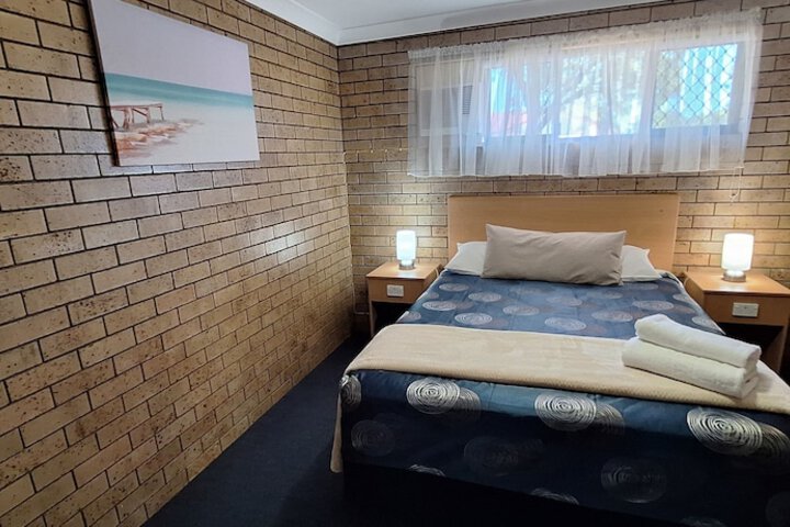 Room 7 of 32