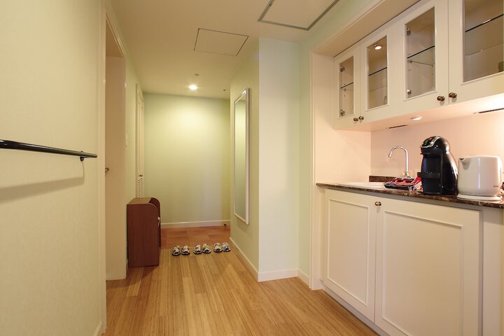 Room 7 of 121