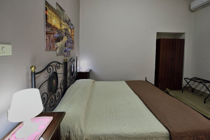 Room 19 of 32