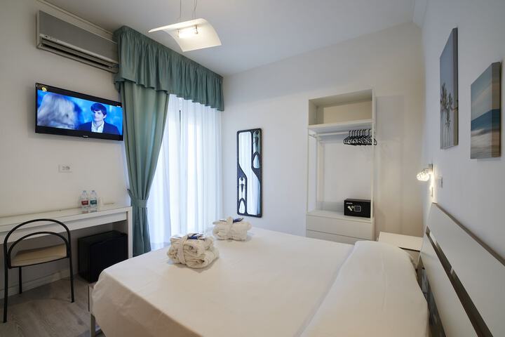 Room 26 of 123