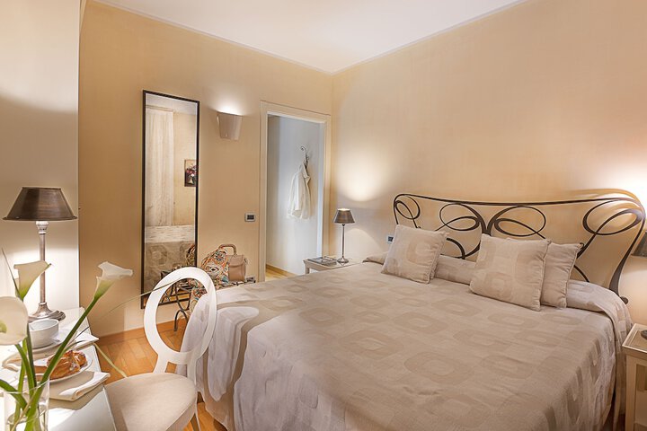 Room 12 of 62