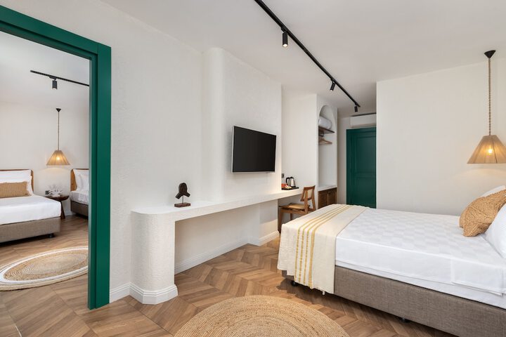 Room 14 of 43