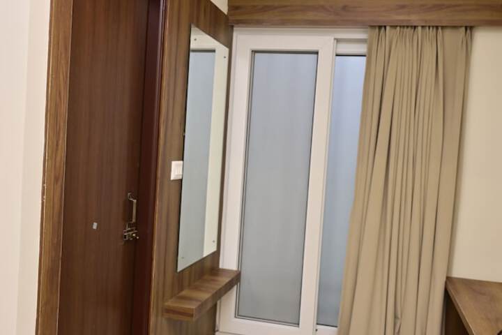Room 27 of 78