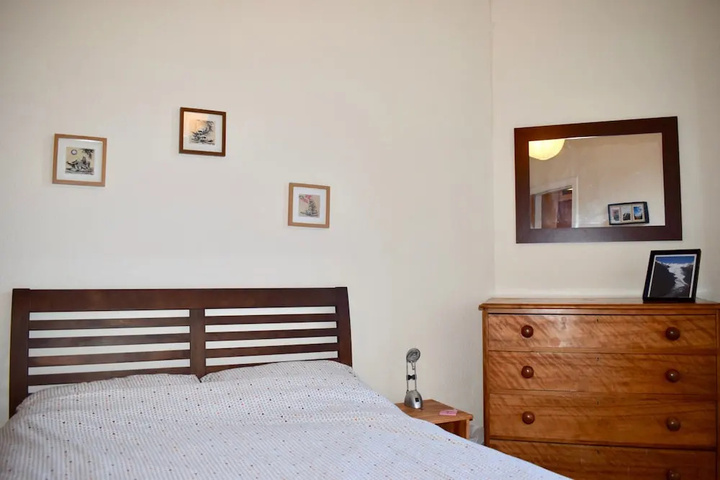 Room 3 of 10