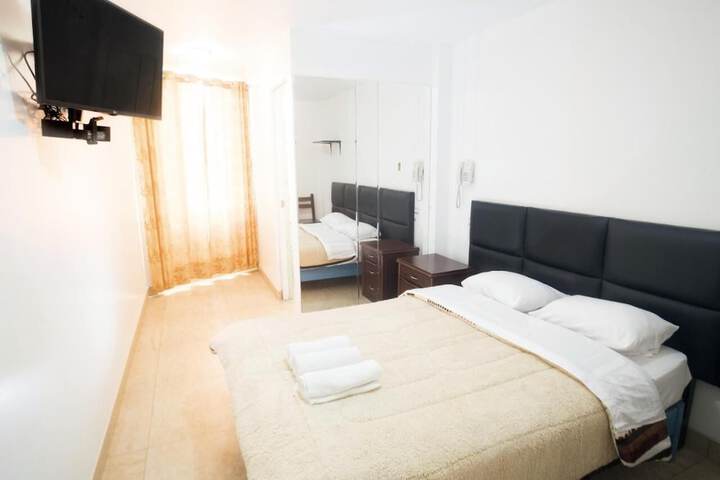 Room 5 of 6