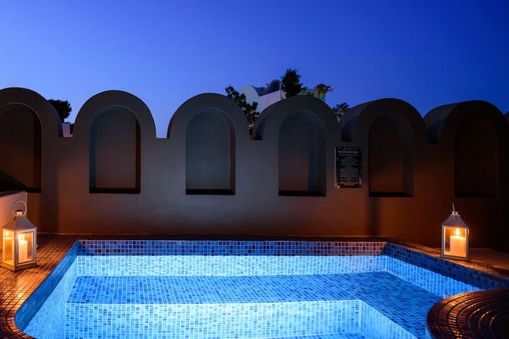 Hot Tub 87 of 127