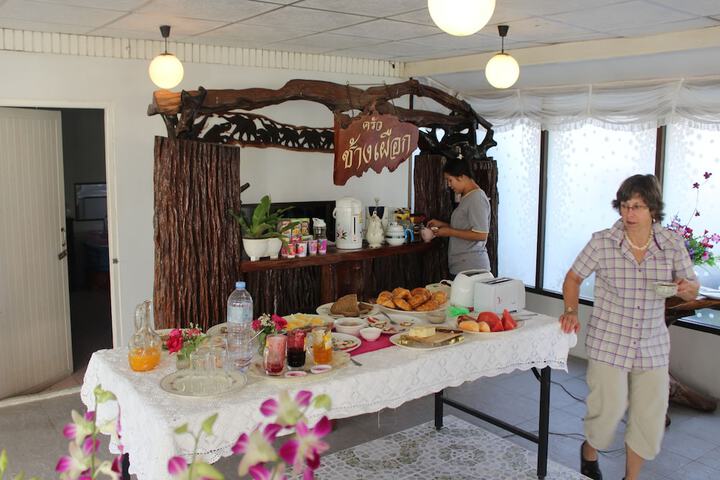 Breakfast buffet
