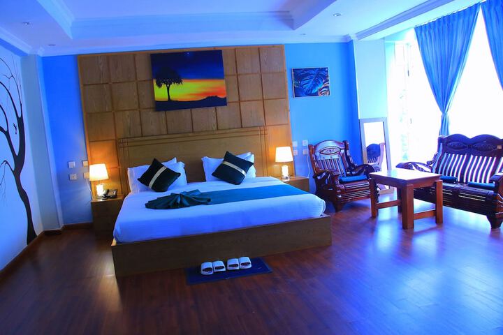 Room 9 of 19