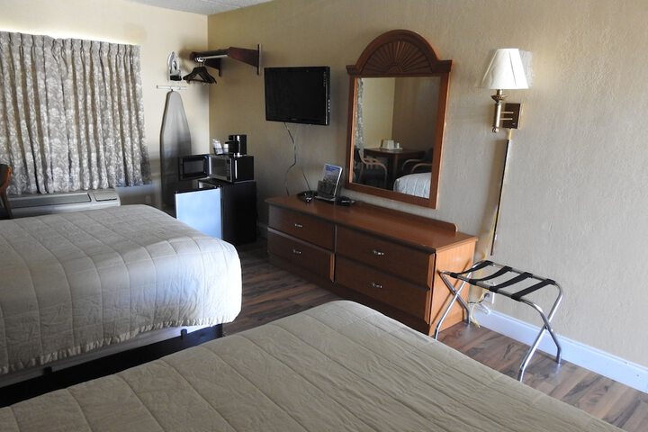 Room 11 of 34