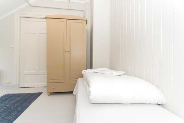Room 4 of 22